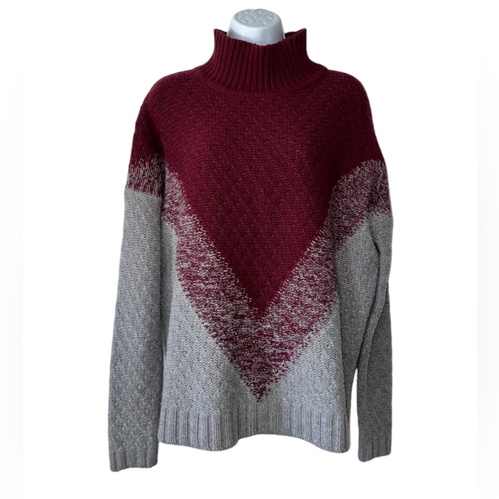The Lane Bloomingdales Women’s Gray/Burgundy High Neck Wool Knit Sweater- Large